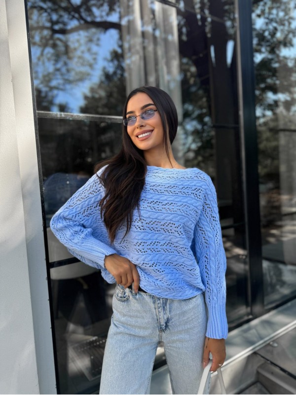 Жіночий легкий светр блакитного кольору 30282