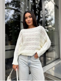 Жіночий легкий светр молочного кольору 30285