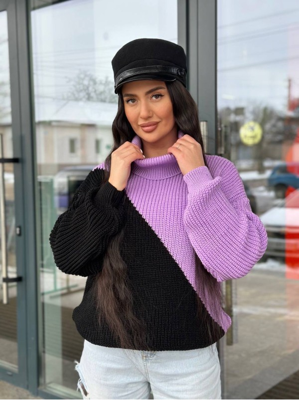 Жіночий светр з горловиною бузково-чорний кольору 30294