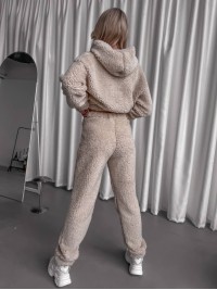 Жіночий теплий костюм з хутра Тедді молочного кольору 30299