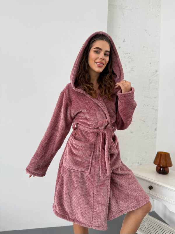Жіночий махровий халат пудрового кольору 30301