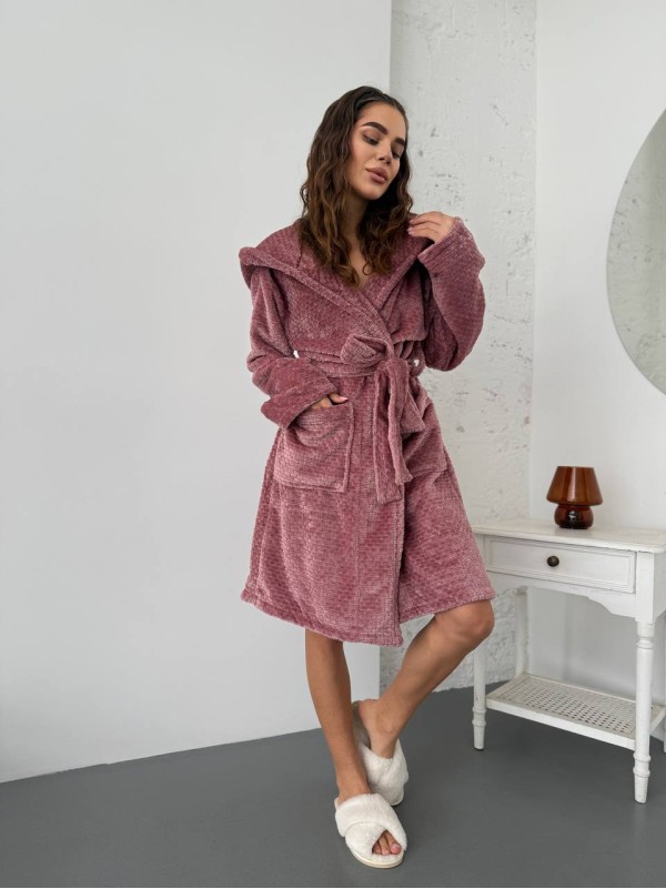 Жіночий махровий халат пудрового кольору 30301