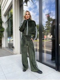 Жіночий велюровий костюм на змійці кольору хакi 30317