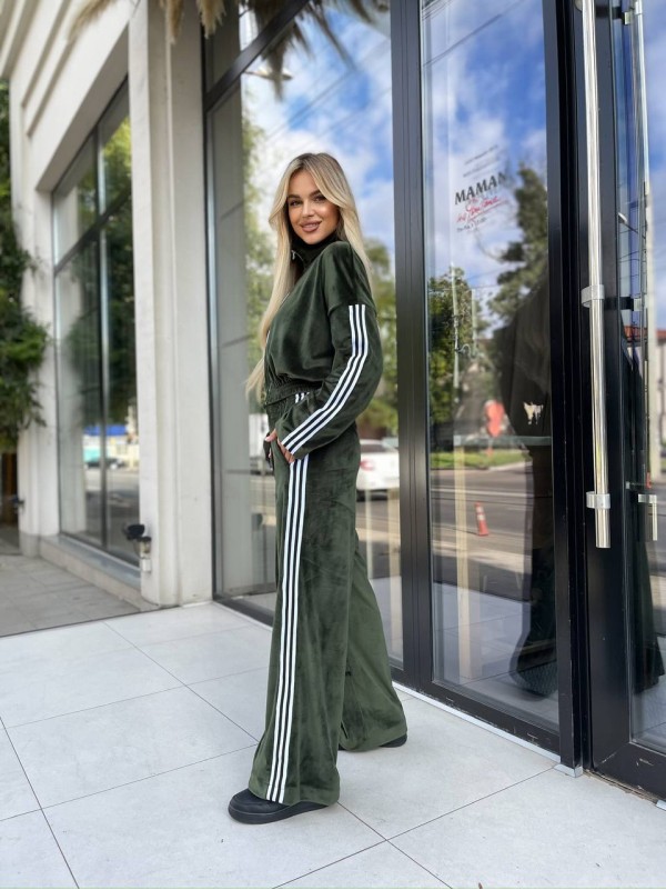 Жіночий велюровий костюм на змійці кольору хакi 30317