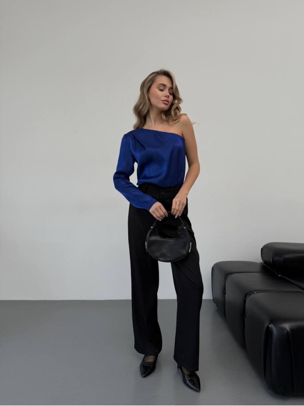 Шовковий боді на одне плече синього кольору 30320