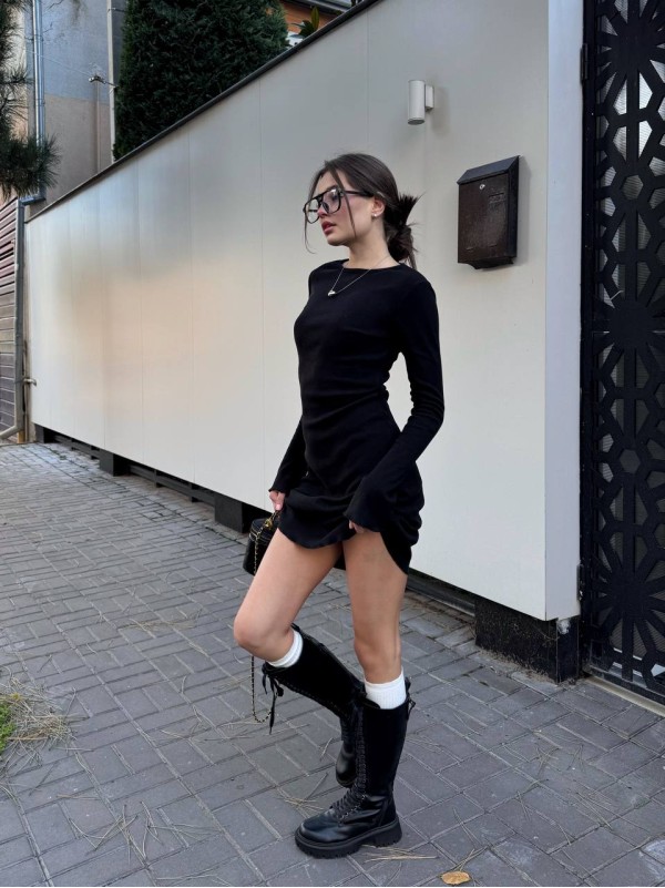 Сукня міні в рубчик чорного кольору 30332