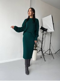 Жіночий теплий костюм зі спідницею смарагдового кольору 30418