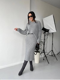 Жіночий теплий костюм зі спідницею сiрого кольору 30419