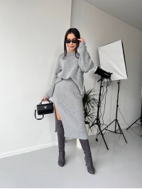Жіночий теплий костюм зі спідницею сiрого кольору 30419