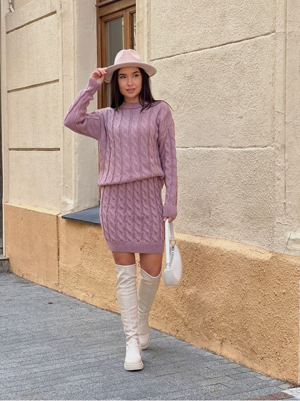 Жіночий в'язаний костюм зі спідницею пудрового кольору 30424