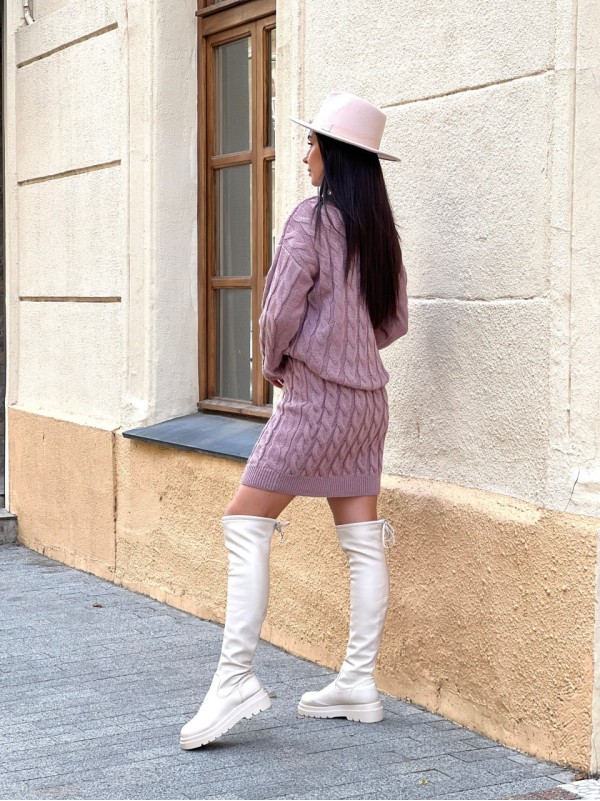 Жіночий в'язаний костюм зі спідницею пудрового кольору 30424