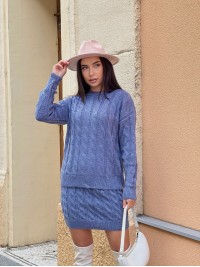 Жіночий в'язаний костюм зі спідницею синього кольору 30426