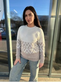 Жіночий светр із малюнком молочного кольору 30457