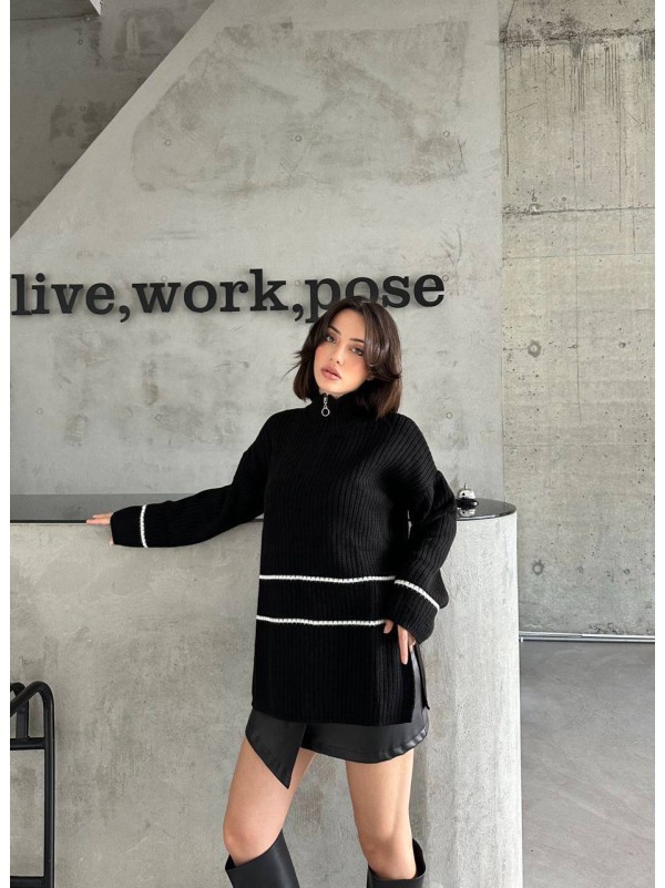 Подовжений жіночий светр на блискавці чорного кольору 30468