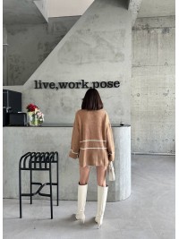 Подовжений жіночий светр на блискавці бежевого кольору 30469