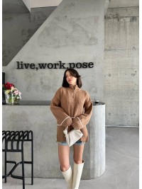 Подовжений жіночий светр на блискавці бежевого кольору 30469