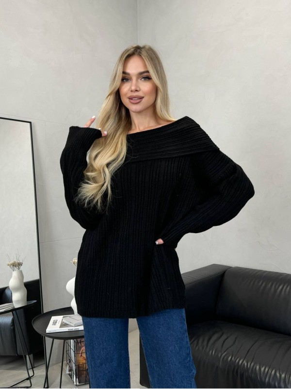 Жіночий подовжений светр-туніка чорного кольору 30470