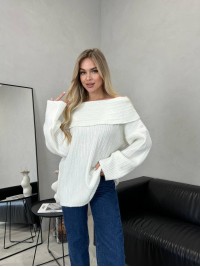 Жіночий подовжений светр-туніка молочного кольору 30471