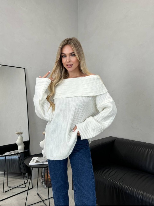 Жіночий подовжений светр-туніка молочного кольору 30471