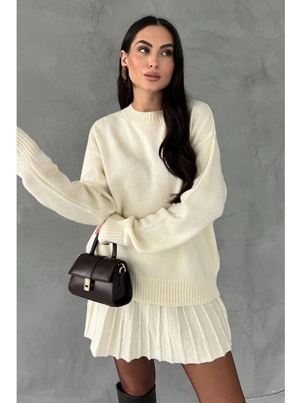 Жіночий теплий костюм 2-ка зі спідницею молочного кольору 30500