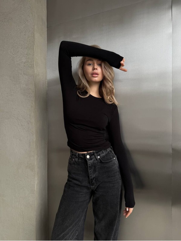 Жіночий легкий лонгслів чорного кольору 30644