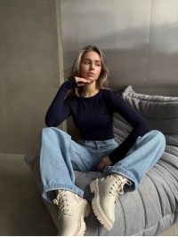 Жіночий легкий лонгслів синього кольору 30645