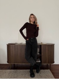 Жіночий легкий лонгслів коричневого кольору 30646