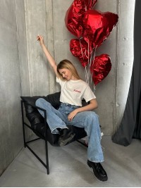 Базова жіноча футболка з написом бiлого кольору 30652