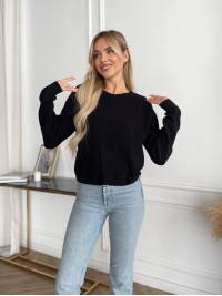 Жіночий светр на затяжках черного кольору 30663