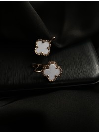 Сережки "Клевер" англійський замок білого кольору 30715