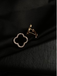 Сережки "Конюшина" з кристалами  золотого кольору 30718