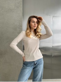 Жіночий легкий лонгслів у рубчик бежевого кольору 30754