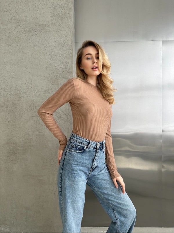 Жіночий легкий лонгслів у рубчик кавового кольору 30757