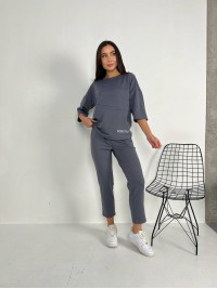 Легкий костюм для жінок сiрого кольору 30835