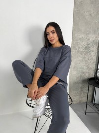 Легкий костюм для жінок сiрого кольору 30835
