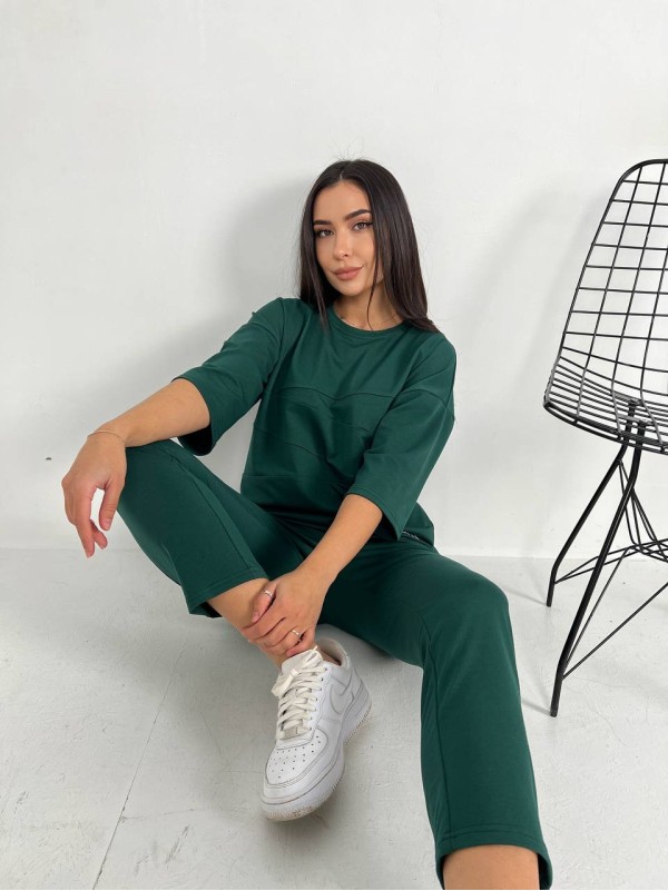 Легкий костюм для жінок смарагдового кольору 30839