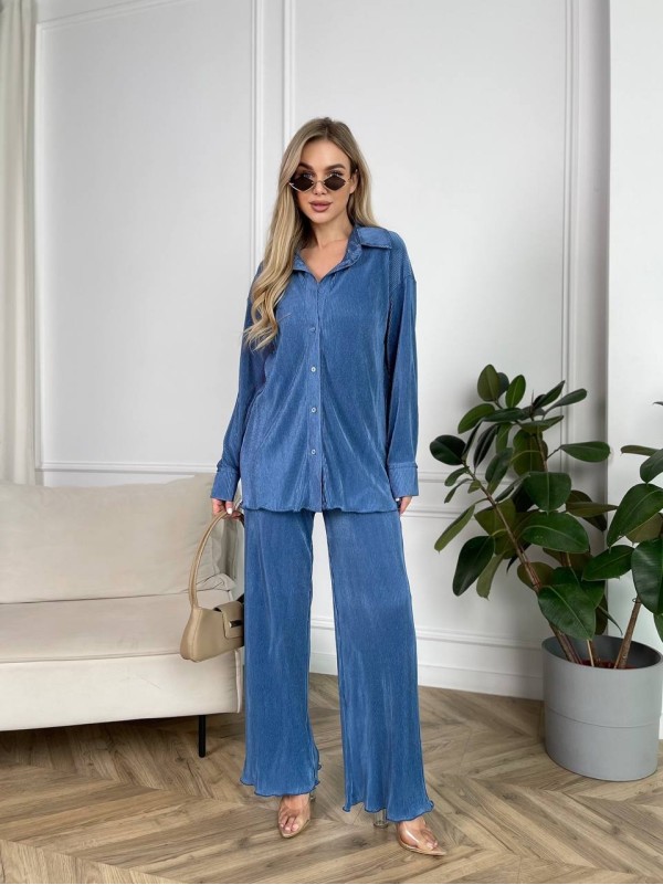 Легкий жіночiй класичний костюм синього кольору 30847