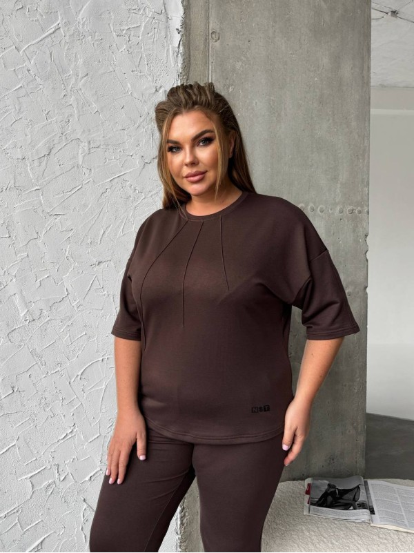 Легкий спортивний костюм коричневого кольору 30943