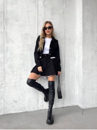 Жіночий вельветовий костюм 2-ка (спідниця-шорти+піджак) чорного кольору 30965