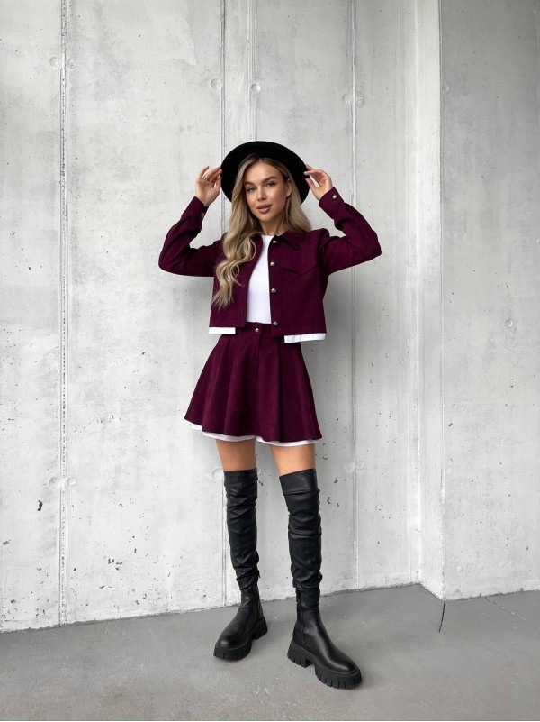 Жіночий вельветовий костюм 2-ка (спідниця-шорти+піджак) бордового кольору 30966