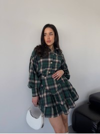 Жіночий костюм зі спідницею в клітку зеленого кольору 31070