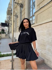 Жіноча легка спідниця міні чорного кольору 31220