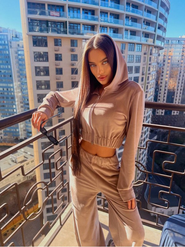 Велюровий жіночий костюм на блискавці кавового кольору 31225