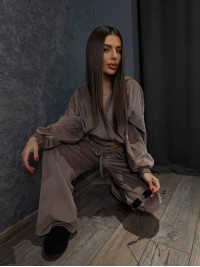 Велюровий жіночий костюм кавового кольору 31238