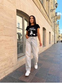 Базова жіноча футболка з написом чорного кольору 31302