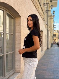 Базова жіноча футболка з написом чорного кольору 31302