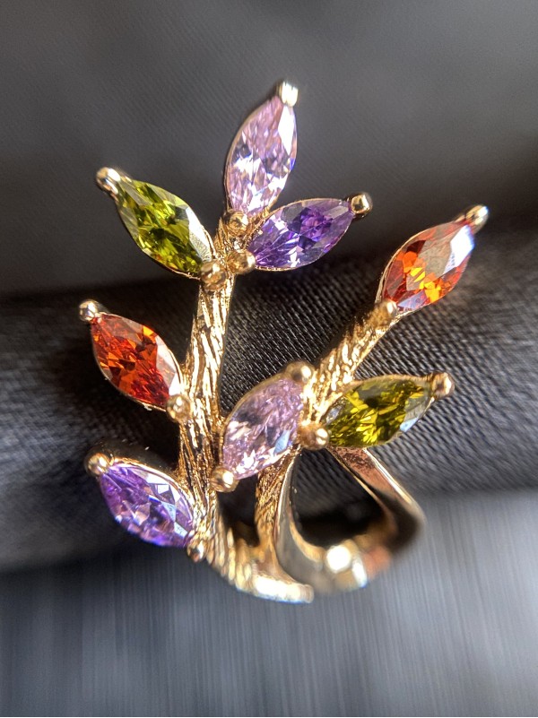 Сережки "Гілочка" англійський замок золотого кольору різнокольоровим камінчиком 31320