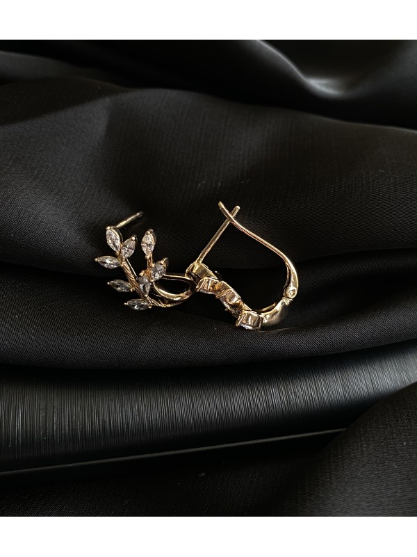 Сережки "Гілочка" англійський замок золотого кольору з білим камінчиком 31321