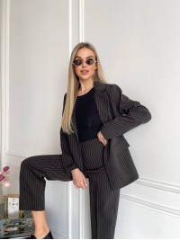 Жіночий класичний костюм чорного кольору 31373