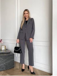 Жіночий класичний костюм сiрого кольору 31375